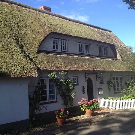 Reetstuebchen Apartment Nieblum Bagian luar foto