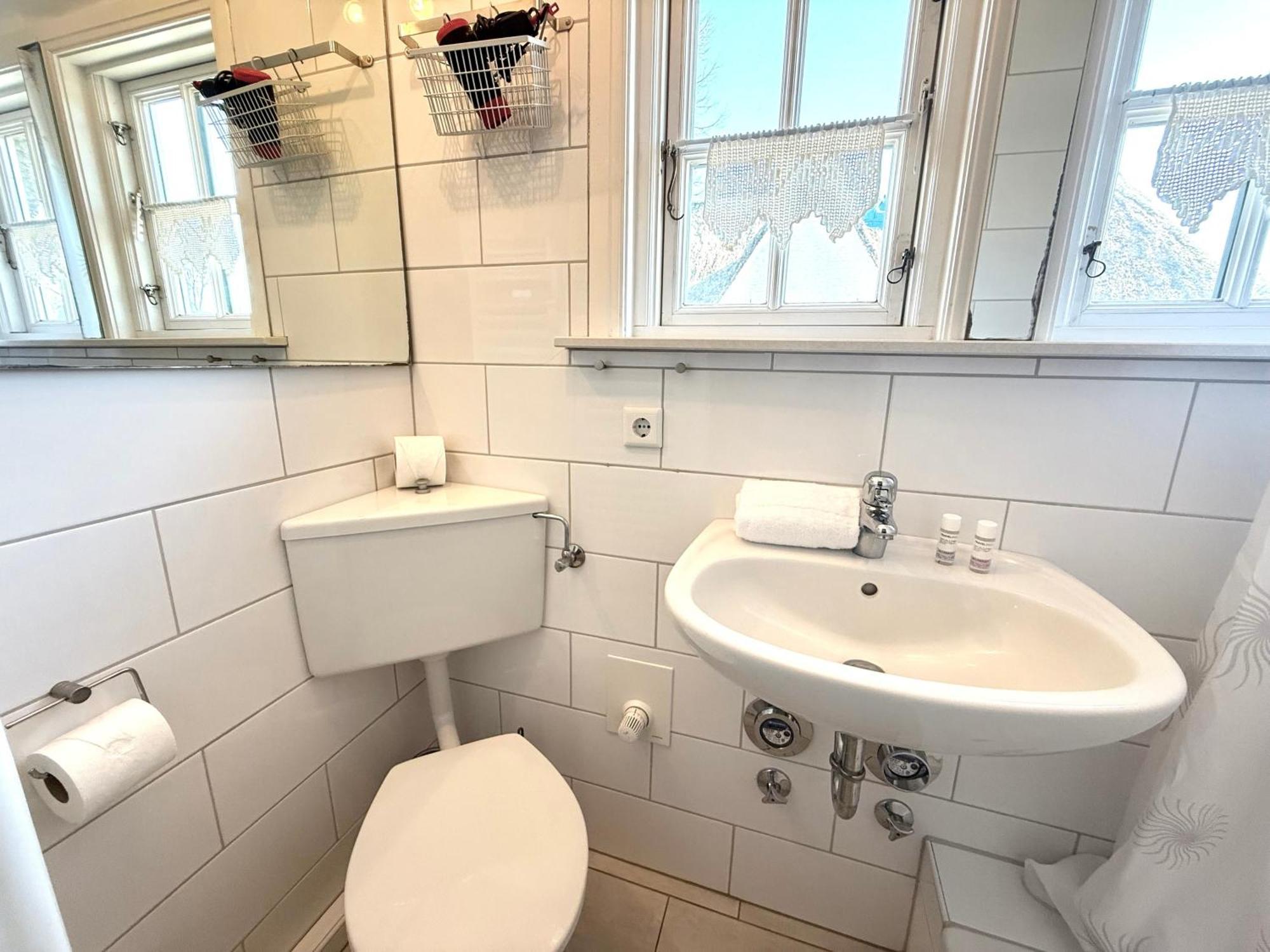 Reetstuebchen Apartment Nieblum Bagian luar foto